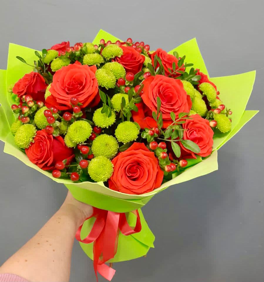 Букет цветов из: Хризантемы и Розы в Мелихово