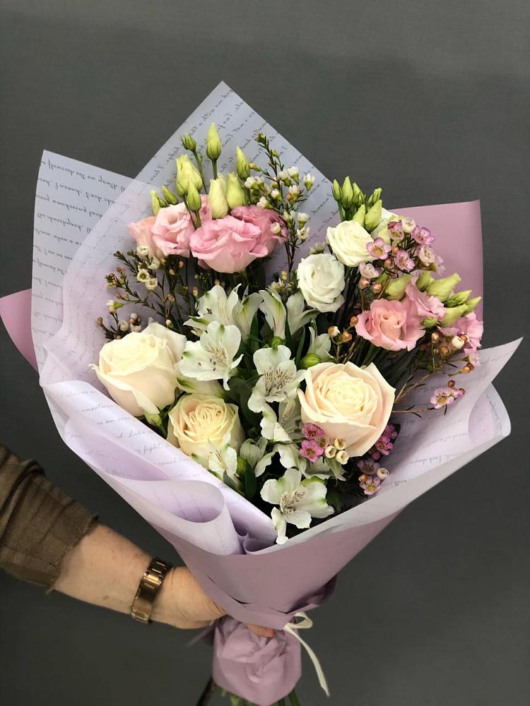 Букет цветов из: Альстромерии, Розы и Лизиантусы в Мелихово