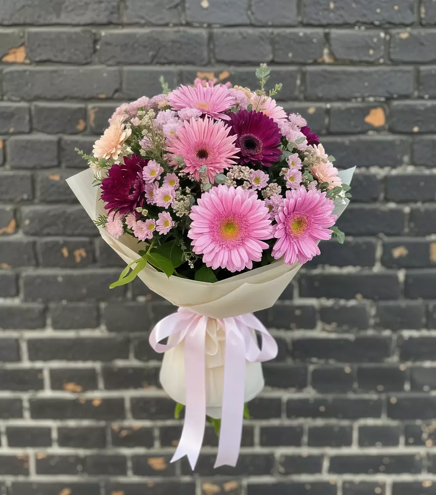 Букет цветов из: Герберы и Хризантемы в Мелихово