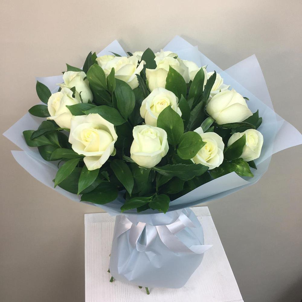 Букет 15 Белых роз Проуд в Мелихово