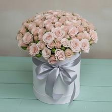 Цветочная композиция из Розы в шляпной коробке в Мелихово