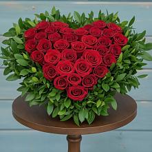 Цветочная композиция из Розы в виде сердца в Мелихово