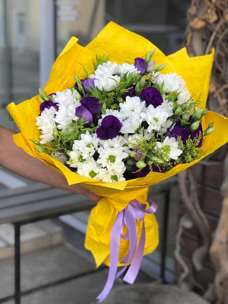 Букет цветов из: Ирисы, Хризантемы и Ромашки в Мелихово