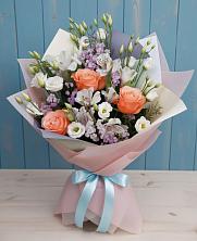Букет цветов из:  Лизиантусы, Розы, Альстромерии и Гипсофила в Мелихово