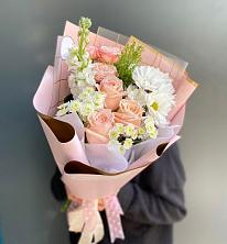 Букет цветов из:  Хризантемы и Розы в Мелихово