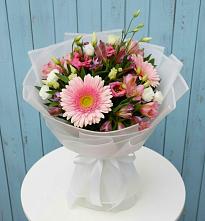 Букет цветов из:  Герберы, Альстромерии и Лизиантусы в Мелихово