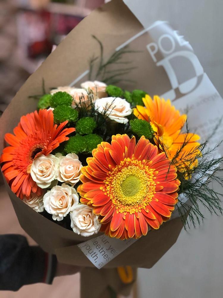 Букет цветов из: Герберы, Хризантемы и Розы в Мелихово