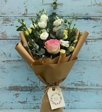 Букет цветов из:  Розы и Лизиантусы в Мелихово