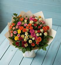 Букет Микс из разноцветных кустовых роз в Мелихово