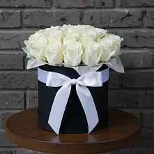 Цветочная композиция из Розы в шляпной коробке в Мелихово