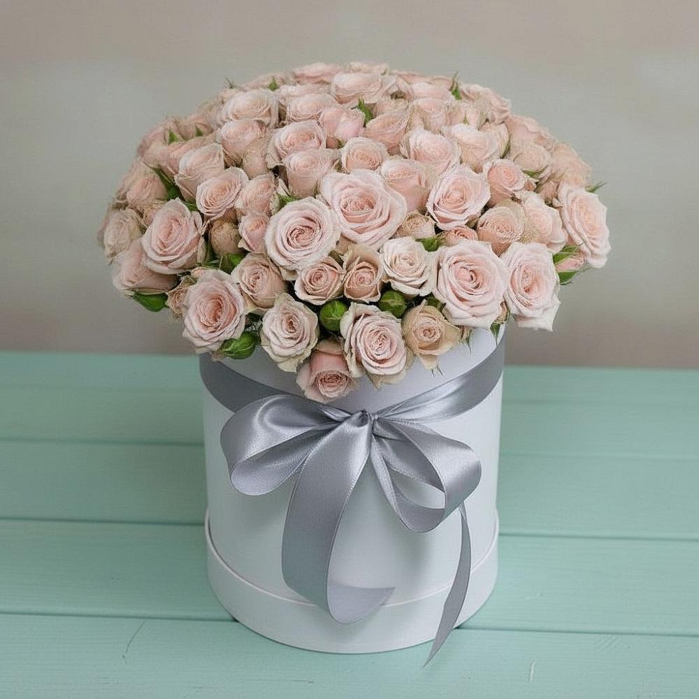 Цветочная композиция из Розы в шляпной коробке в Мелихово